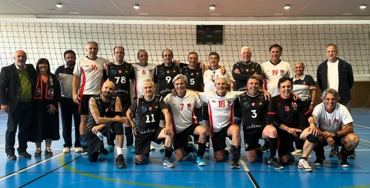Clube de Voleibol de Oeiras vence Troféu Federação